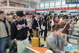 高峰30分钟离站！来看旅客如何“快进快出”贵阳北站图片