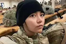 深圳女孩为获美国绿卡，嫁给大20岁美国家暴男，还为美军服役7年图片