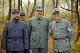 影视剧中，八路军和新四军的军服多为灰色，可历史上却并非如此图片