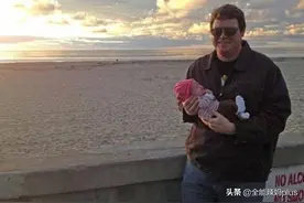 “抱女儿长大”父女走红，从懵懂到长大，网友：满满都是青春图片