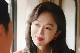 看到《中餐厅》忙个不停的姜妍，才明白她的魅力为何能碾压林志玲图片