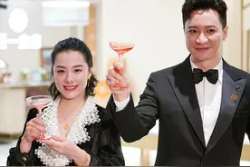 刘璇罕见携夫出席活动，1米8丈夫发福变油腻，跟老婆身边似保镖图片