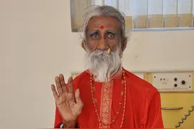 印度91岁僧人78年不吃不喝？军方在其房间装上监控，终于发现真相图片