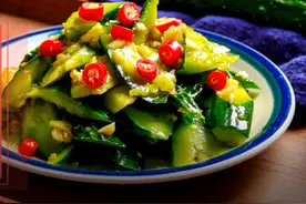 一批餐馆又因“拍黄瓜”被举报！职业打假人曾借此敲诈上百万……图片