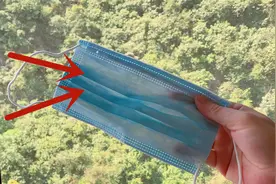 纱窗脏了，不要拆下来洗！教你用一个口罩，顽固污垢一擦就干净图片