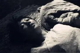 老人受尽凌辱生下鬼子，一生抬不起头，儿子：我是地地道道中国人图片