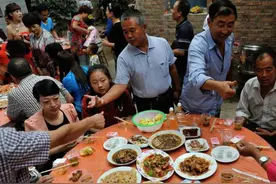 中国喝酒“鄙视链”：站在最顶端的山东人，能够吓哭多少外国人？图片