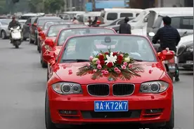 震撼！湖南婚车与丧车相遇，新娘的神秘动作惊呆众人！图片