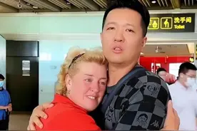 乌克兰丈母娘为躲战火，被中国女婿接到中国，感叹：这是童话世界图片