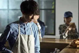 天选打工人是什么梗，央视主持人康辉也被调侃图片