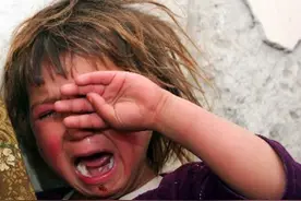 拴狗链，灌辣椒水，赤身在雪地罚站，她的经历让法官都心痛图片