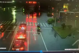 离谱！赣州一男子酒驾后竟在等红灯时睡着了，造成交通堵塞！涉嫌醉酒驾驶，最终以涉嫌危险驾驶罪被提起公诉图片