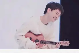 从留守儿童到牙医，再到歌神，这是你不知道的周深图片