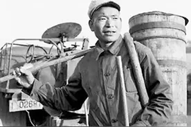 “掏粪工”人大代表时传祥后人今何在：儿女都是环卫工，孙女也是图片