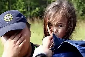 俄罗斯3岁女童和狗一起失踪，家人寻找无果，11天后狗狗回来报警图片