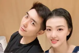 张常宁豪宅内景曝光！装修清新布局简约，身穿漏洞牛仔裤秀大长腿图片