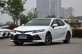 “只说缺点”，看看月销2.4万辆的丰田凯美瑞，都有哪些不足图片
