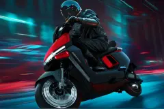 爱玛A7 Plus电动摩托车发布：72V 25Ah电池、安全投影转向灯图片