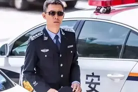央视又一部扫黑大剧将袭！张译、于和伟再联手，导演也是真敢拍图片