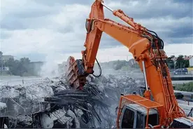 拆迁答疑：房屋被强拆后申请赔偿，应按什么时候的标准？图片