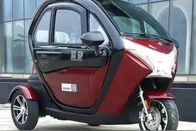 电动三轮篷车“红豆”亮相，造型漂亮，室内宽敞，适合老年人代步图片