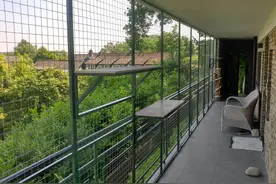 住高层物业不让封阳台，还好我家机智，全部装防护网，安全又通风图片