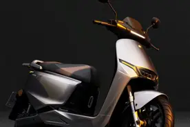 大阳推出一款高端电摩E3，极速可达95km/h，210公里超长续航图片