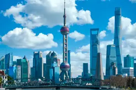 一张图说明上海的真实收入，外表光鲜的都市丽人，只是精致穷罢了图片