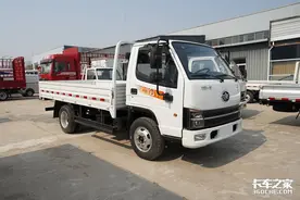 2.5L发动机可选8挡箱，能下地库，一汽红塔霸铃V6轻卡配置真顶图片