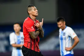 翻脸无情！曝上港要求队内大将离开，“巴西武磊”惨遭劝退图片