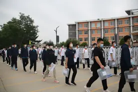 中考开考！榆林全市89709名学子提笔逐梦图片