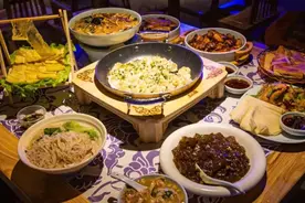 去餐馆吃饭自带酒水只是为了贪图便宜？内行：这3点原因是根本图片