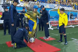 为世界杯开球的外骨骼机器人，股价狂跌99%之后未来在哪？图片