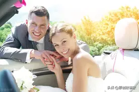 拦住婚车，丈母娘突然提出三个条件，穷女婿应对图片