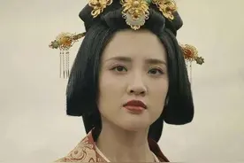 这个女人名叫女王，生于乱世，她的人生却和名字一样霸气图片