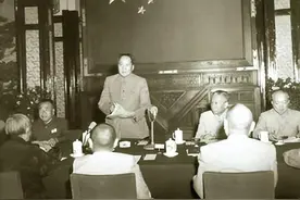 从乌克兰看中国，泽连斯基吵架被赶出白宫，才知毛主席这首词含义图片