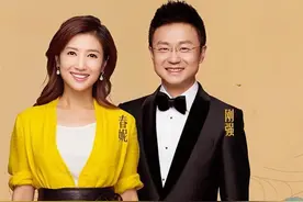 主持人春妮：坚持丁克17年，二婚嫁给刚强，如今一家三口幸福甜蜜图片