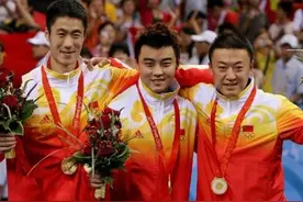 两王一马重聚首！马琳衣服意外抢戏？网友：和陈梦同款！图片