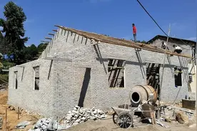 严管农村自建房，“违就拆”，翻建、遮顶都不行？图片