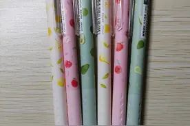 我把对孩子的期望全用在买笔上了图片