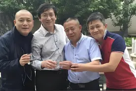 杨志刚这让人羡慕的命，三个哥哥和嫂子独宠他，团宠爽文照进现实图片