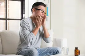 体内有癌，嘴巴先知？口腔出现5种迹象，可能是癌细胞“活跃”图片