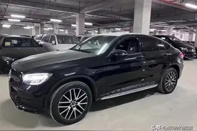 23款GLC300轿跑车：2.0T+258马力全进口奔驰轿跑SUV，落地近60万图片