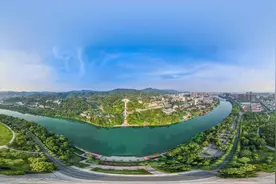 广西百色，夜游解放街，右江夜景太美了图片