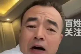 大哥裹被子“凡尔赛”发言：来贵州避暑成了抗寒图片