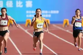 惊喜！葛曼棋超风速10秒94夺得百米冠军，中国女飞人闪耀世界赛场图片
