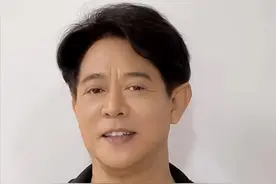 59岁李连杰罕见露面，模样大变被指整容，脖子肿大疑似甲亢复发图片