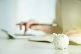 老年之后，钱放在这几个地方是最安全的图片