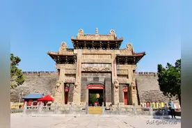 探访泰山岱庙国宝级重要石刻，距今两千两百多年，仅剩九个半字图片