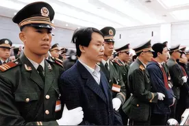 97年张子强计划炸开监狱救人，吓得何鸿燊不敢捉他，把他赶回内地图片